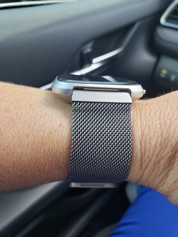 Designer Mesh Band for the Fitbit Versa/Versa 2 in Rose Gold