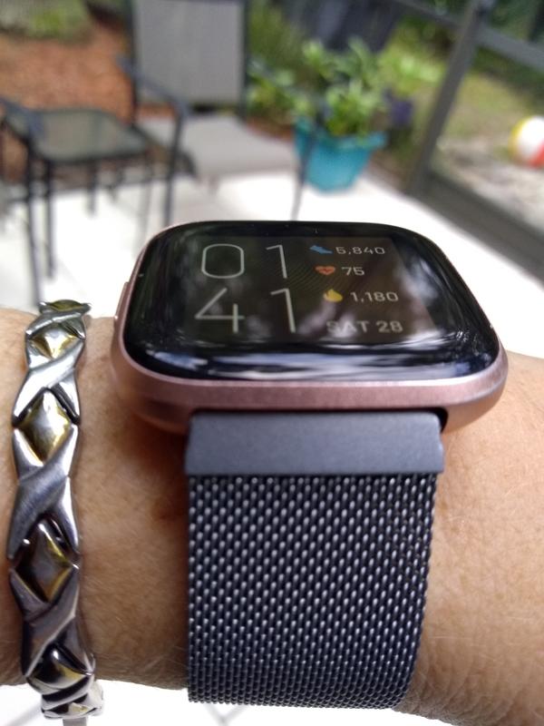 Fitbit versa mesh hot sale band rose gold