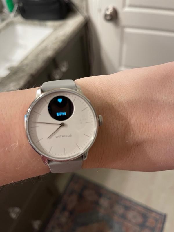 Customer photo for "Great hybrid smartwatch!"