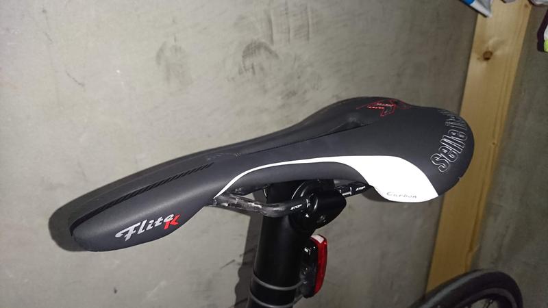 優先配送 カーボンサドル SLR Kit Carbonio Flow i9tmg.com.br