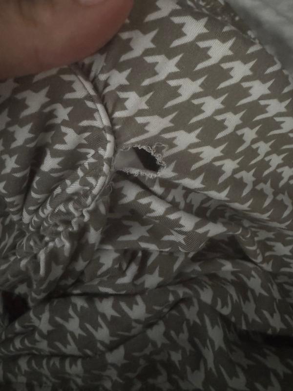 Customer photo for "Received the carrier with a hole"