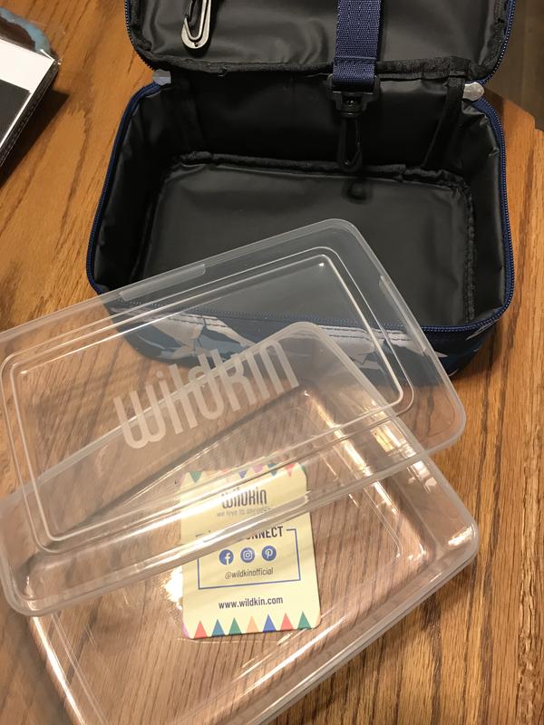 Sturdy plastic container for snacks