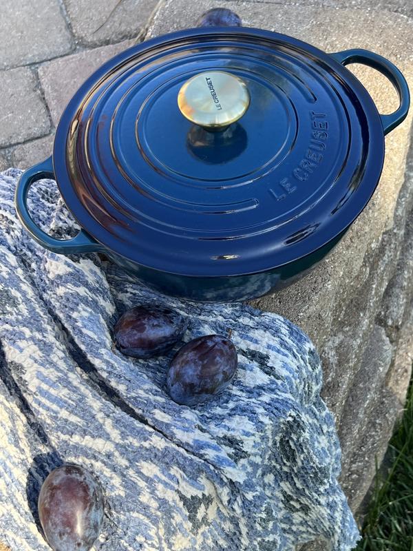 Le Creuset Signature Round 7.25-Qt. Ink Blue Enameled Cast Iron Dutch Oven  with Lid + Reviews