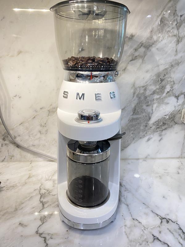 Smeg White Conical Burr Coffee Grinder + Reviews
