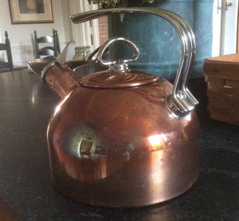 Chantal Classic Teakettle, 1.8 QT, Food Grade Pure Copper, 2-Tone Harmonica  Whistle, Rapid Boil and Even Heating (Copper)