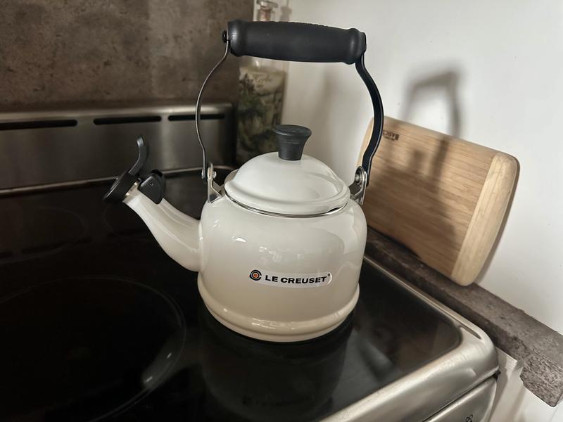 Le creuset Harry Potter kettle, Furniture & Home Living