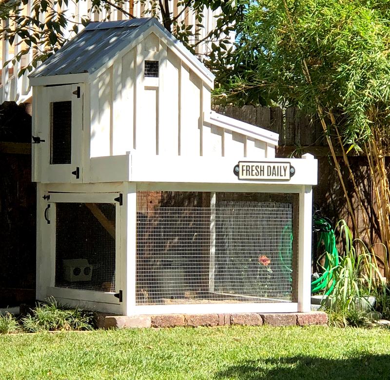 Cedar Chicken Coop Run With Planter