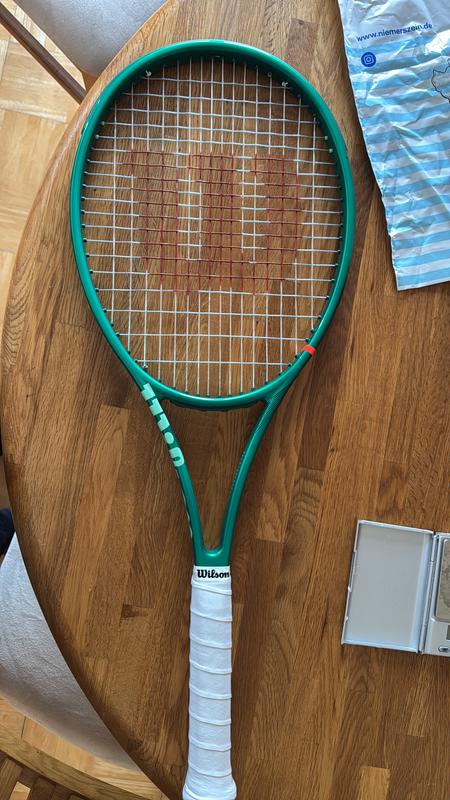 Blade 98 Pro 16x19 V10 Tennis Racket | Wilson Sporting Goods