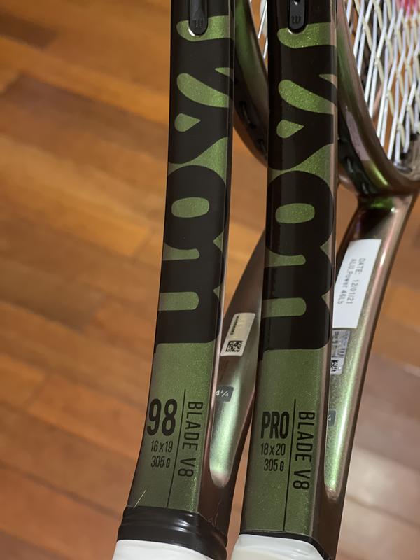 Blade Pro (18x20) v8 Tennis Racket | Wilson Sporting Goods
