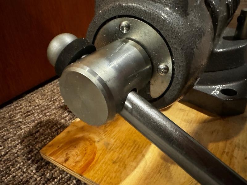 うぃる Machinist 4in Jaw Round Channel Vise w/Swivel Base | Wilton