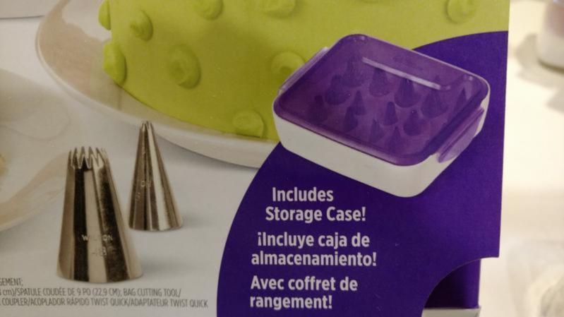 Deluxe Decorating Tip Set 46 Piece Wilton