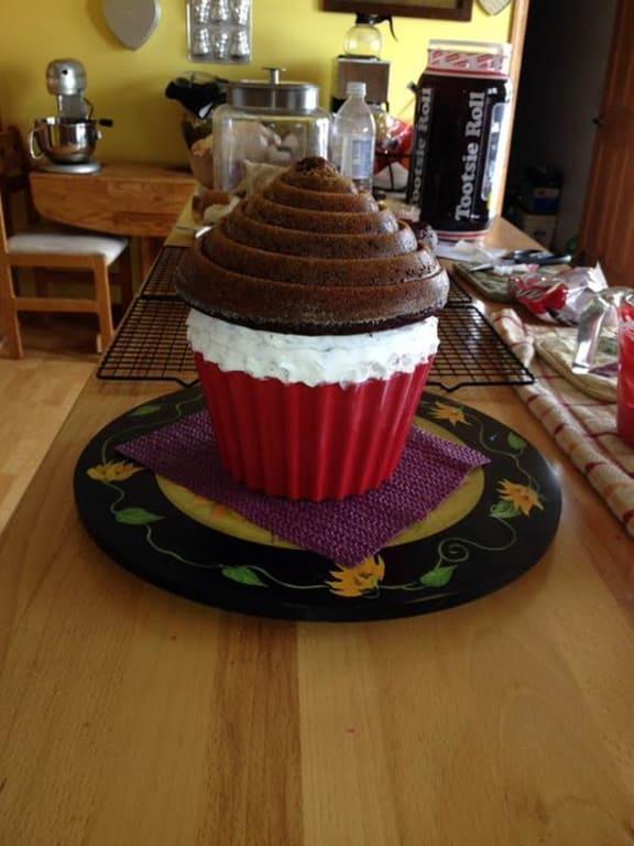 Mold Instructions Wilton Giant Cupcake Pan Makes Oversized 3D