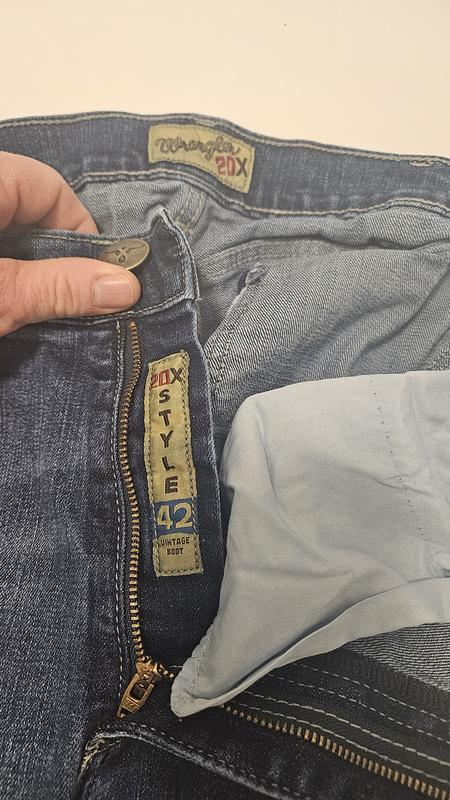 Wrangler Men's Retro Limited Edition Relaxed Fit Boot Cut Jean