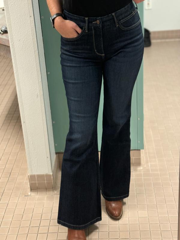 Customer photo for "Perfect fit and so comfortable - unbeatable Wranglers"
