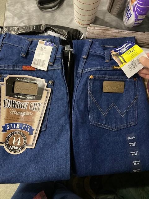 These are same size, same style number but DO NOT FIT the same!!! red tag /black tag