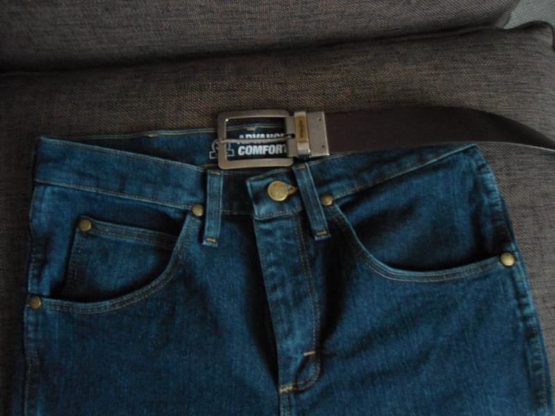 Belt buckle does not fit.