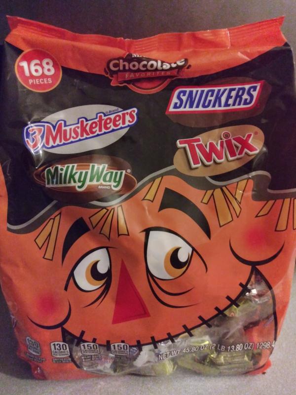 Mars Skittles Starburst Snickers Twix And M&ms Halloween Candy Variety Pack Fun  Size - 160ct/66.69oz : Target