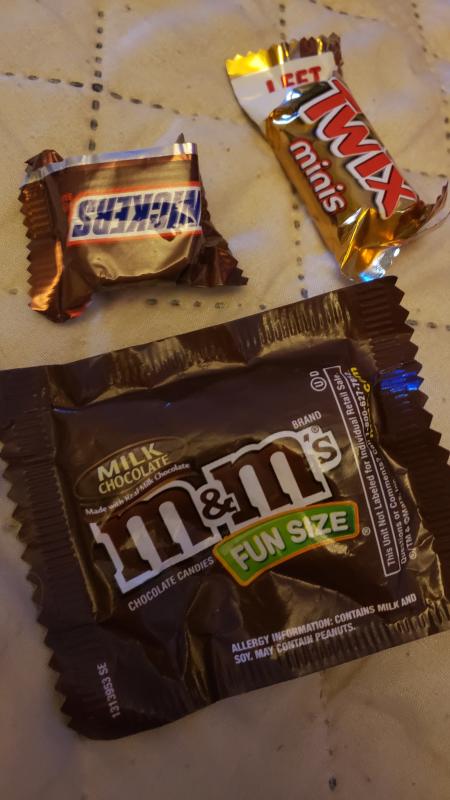 M&M'S Snickers & Twix Fun Size Milk Chocolate Candy Bars Assortment Variety  Pack, 55 ct/30.98 oz - Pick 'n Save