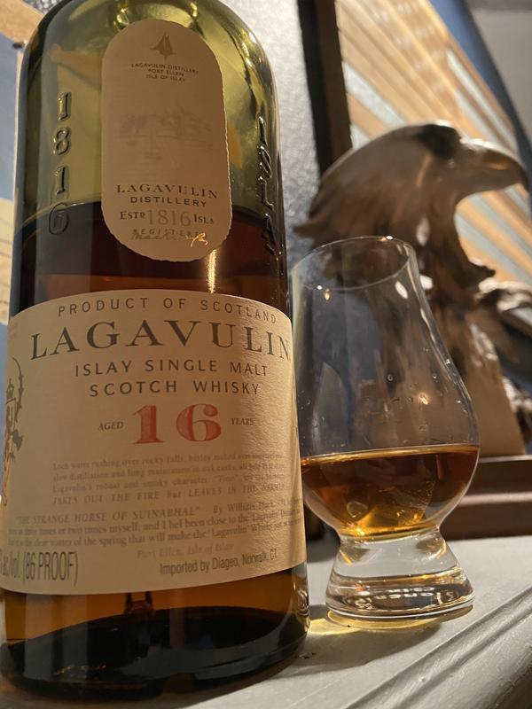 Lagavulin 16 ans Whisky Single Malt 43% 70cl sous étui : : Epicerie