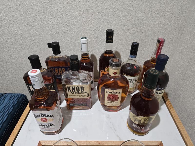 Evan Williams White Bottled in Bond 100 Proof Bourbon Evan Williams White Bottled in Bond 100 Proof Bourbon