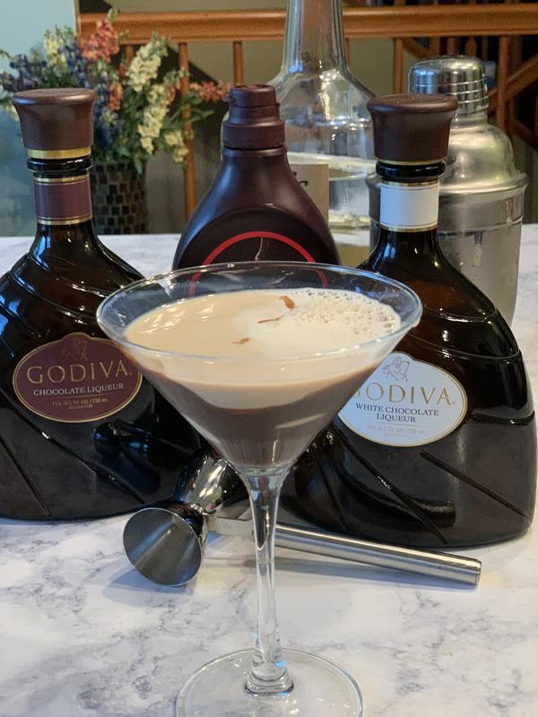 Пару постеров старой рекламы алкоголя. Godiva Chocolate Liqueur История,Алкоголь,Ликеры,Реклама