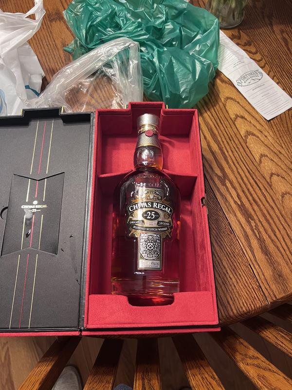 Chivas Regal, blended scotch whisky, 25 ans, sous coffret - Chivas Brothers