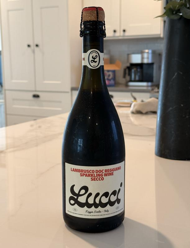Lucci Lambrusco Reggiano DOC Secco | Total Wine & More