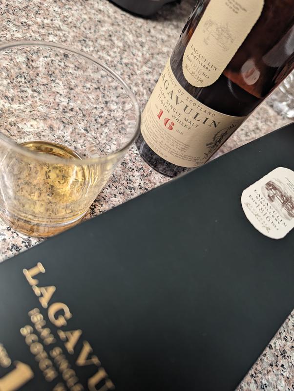 ウイスキー LAGAVULIN AGED16YEARS 30ml】ラガヴーリン 16年 43度 / LAGAVULIN 16 YEARS