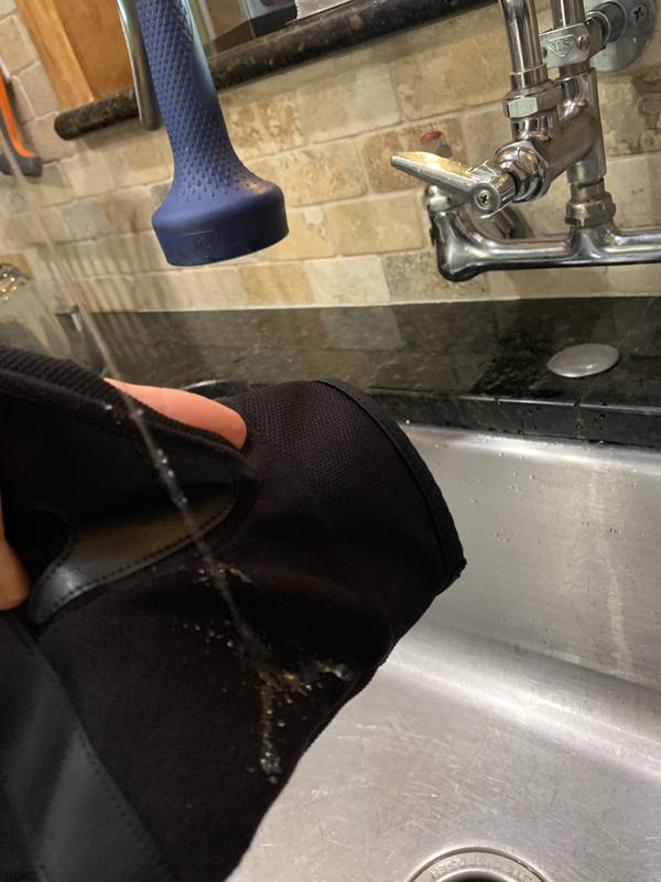 Smart dry on non weave type- water beads up