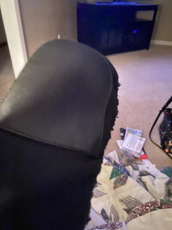 This is the finger tip area and you can see the material is smooth enabling you to drive easier or use your phone, computer.