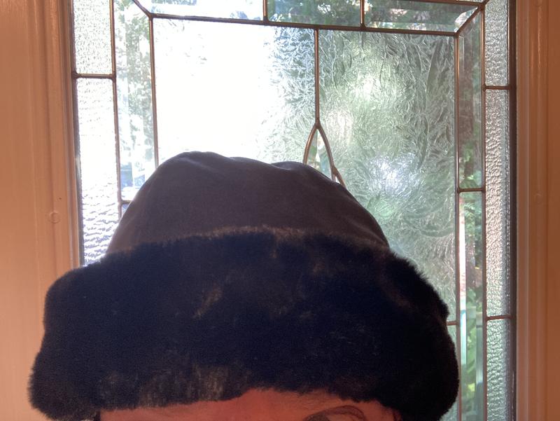 Isotoner Woman’s Hat with Faux fur