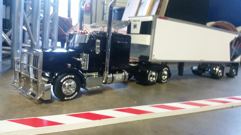 gas powered rc tractor trailer