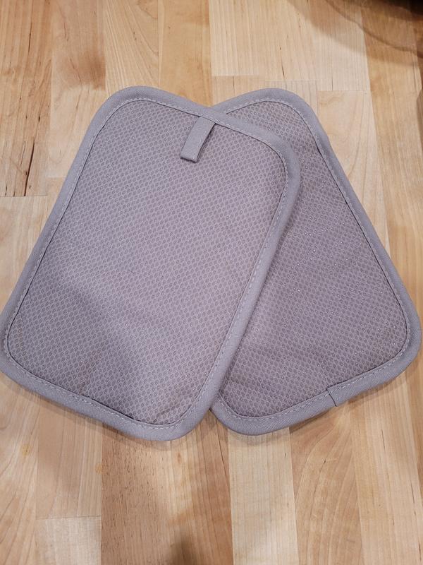 Martha Stewart Heat Resistant Pot Holder Set - Grey/Yellow - 100% Cotton  with Silicone Grip - Set of 2 - 7-in x 10 in the Kitchen Towels department  at