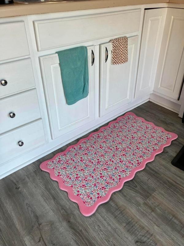Draper James Field Flowers Scallop Edge Comfort Kitchen Mat, 39