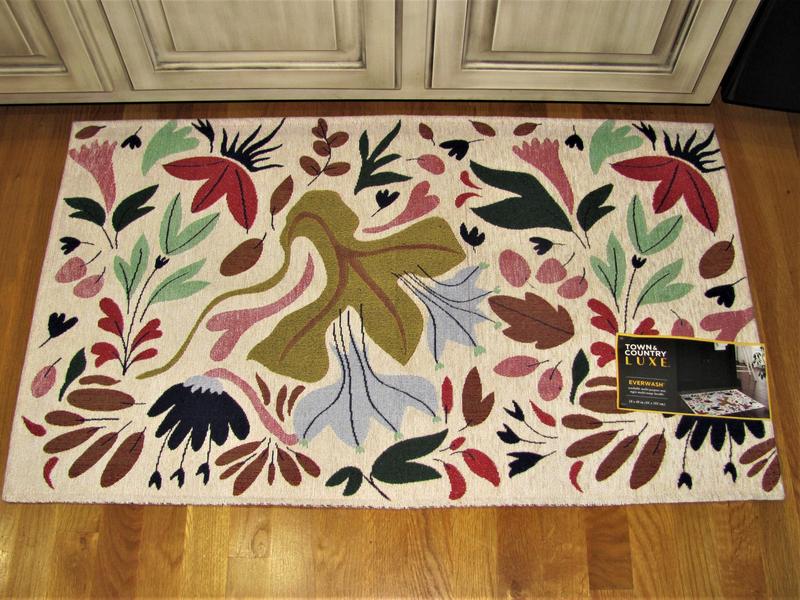 I love the design and colors of this Town & Country Luxe rug. It is 24" x 40".