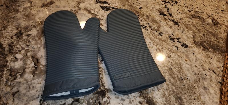 KitchenAid, Ribbed Soft Silicone Oven Mitt, Set of 2 - Zola