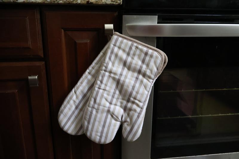 Martha Stewart Heat Resistant Oven Mitts - Set of 2 - 100% Cotton - Beige/Brown  - Traditional Style - Hanging Loop - Cooking Accessories at