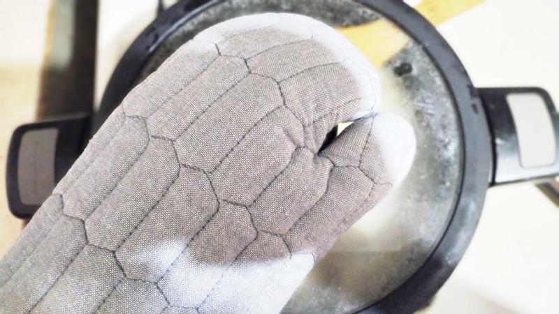 Honeycomb Quilted Chambray Oven Mitt Set, 7" x 13"