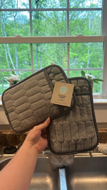 Honeycomb Quilted Chambray Pot Holder Set, 7" x 10"
