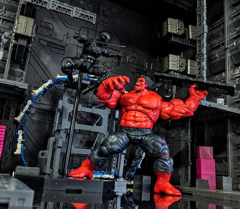 Red hulk hot sale toys r us