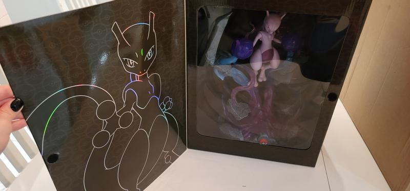 Jazwares Pokémon Mewtwo With Illumination Deluxe Figure 25 cm Blue