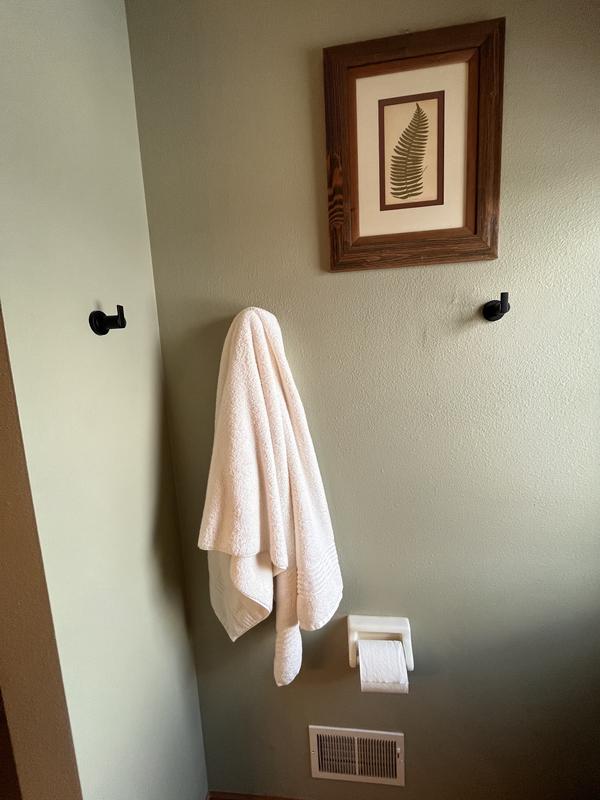 Design House Millbridge 30-in Polished Chrome Wall Mount Single Towel Bar