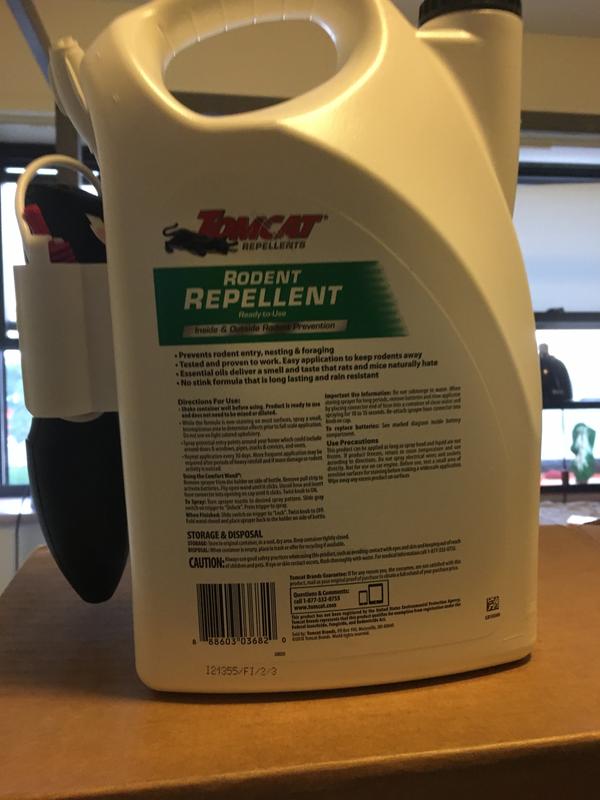 TOMCAT 14 oz. Rodent Repellent for Indoor and Outdoor Mouse and Rat  Prevention, Continuous Spray 036830605 - The Home Depot