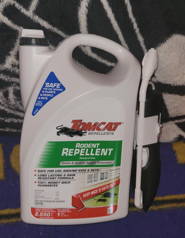 Tom cat repellent outlet spray