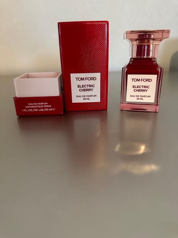 香水(女性用) TOM FORD ELECTRIC CHERRY Eau de Parfum TOM FORD Electric Cherry Eau de Parfum | Saks Fifth Avenue