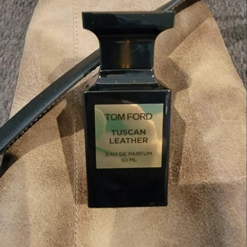 TOM FORD TUSCAN LEATHER オードパルファム 50ml Amazon.com : Tom Ford Tuscan Leather Eau De Parfume Spray