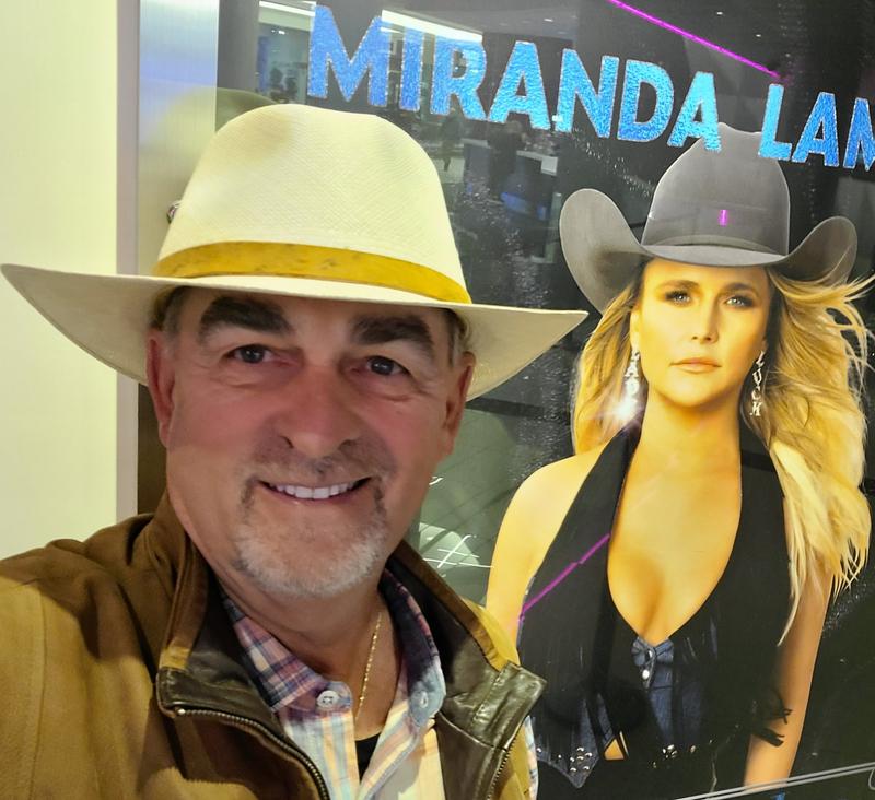Customer photo for "Versatile for Safari, Beach, Golf & Vegas Cowboy"