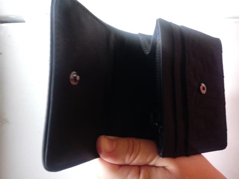 Room for cash and change