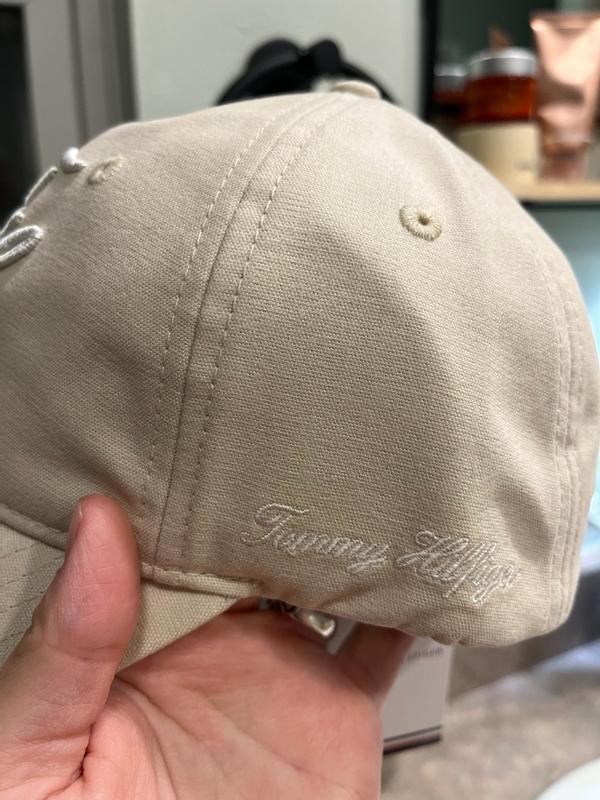 Customer carousel item 11.