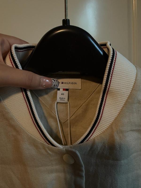 Customer carousel item 11.